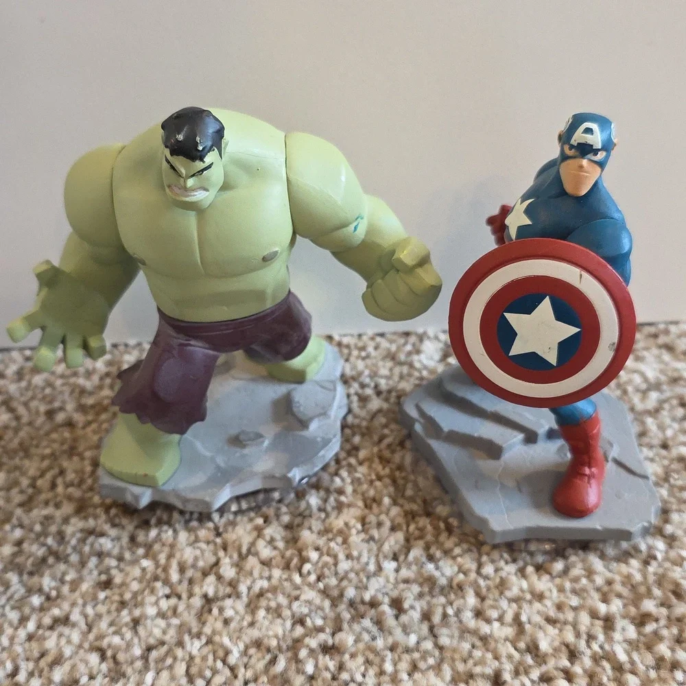 Disney Infinity 2.0 - Hulk And Captain America Marvel / Decor